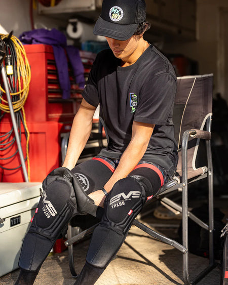 EVS 2026 TP199 Blackout Knee Guards Lifestyle
