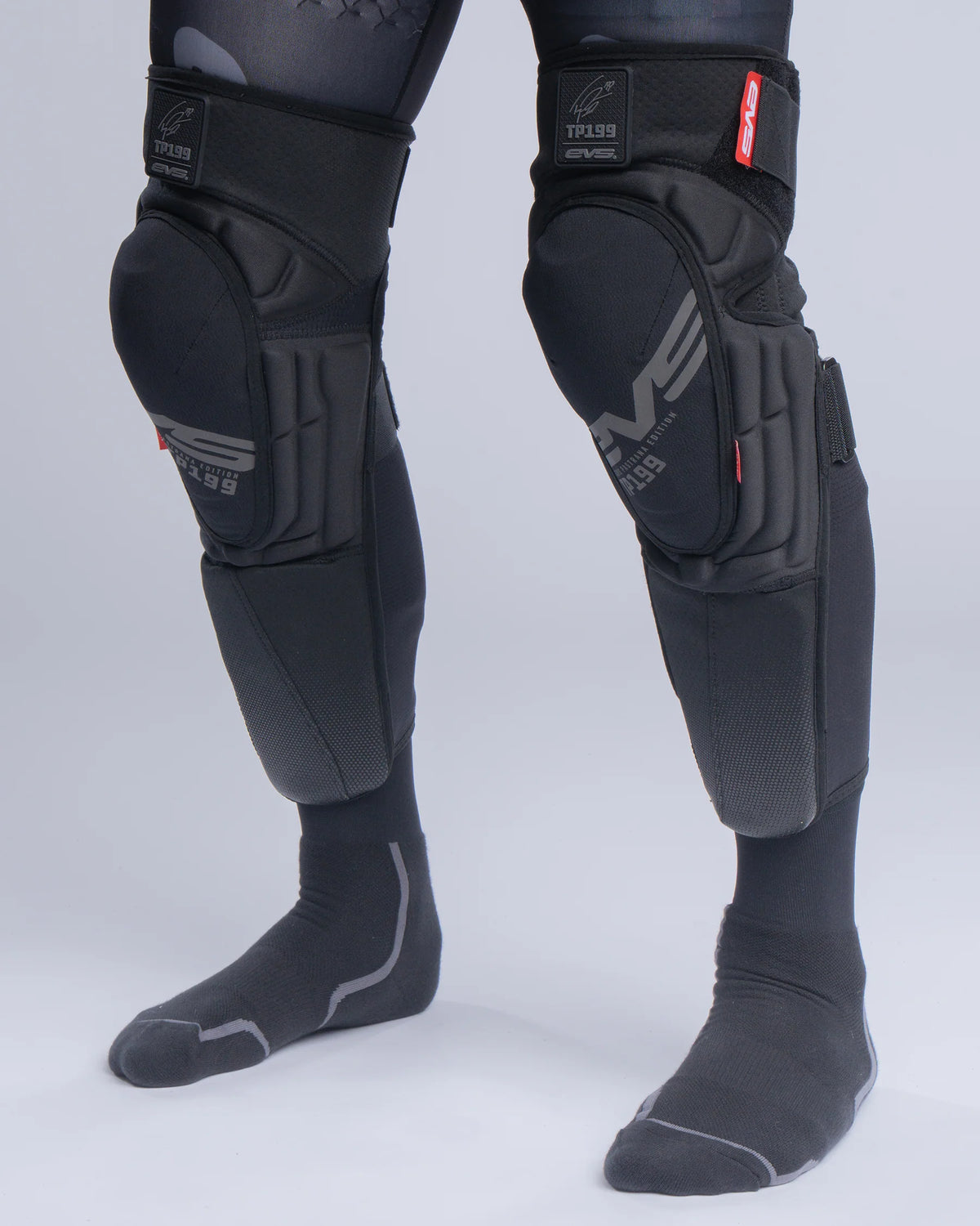EVS 2026 TP199 Blackout Knee Guards MD1