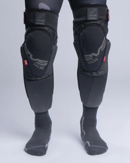 EVS 2026 TP199 Blackout Knee Guards MD2EVS 2026 TP199 Blackout Knee Guards MD2