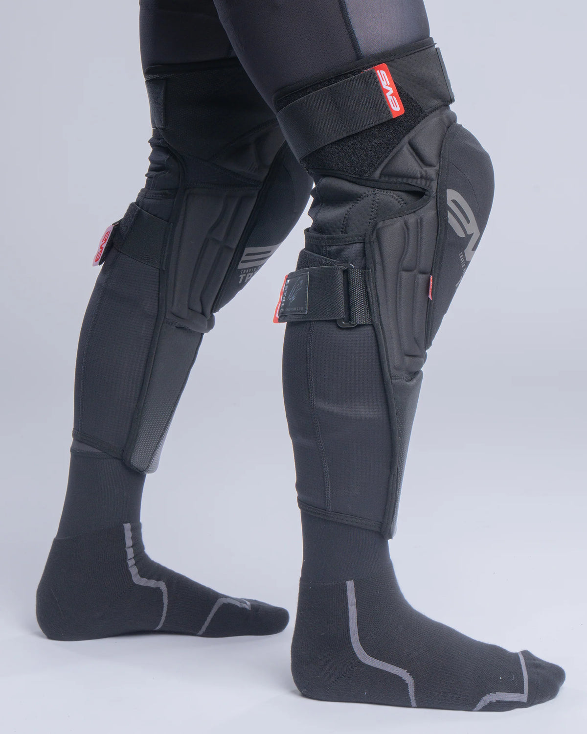 EVS 2026 TP199 Blackout Knee Guards MD3