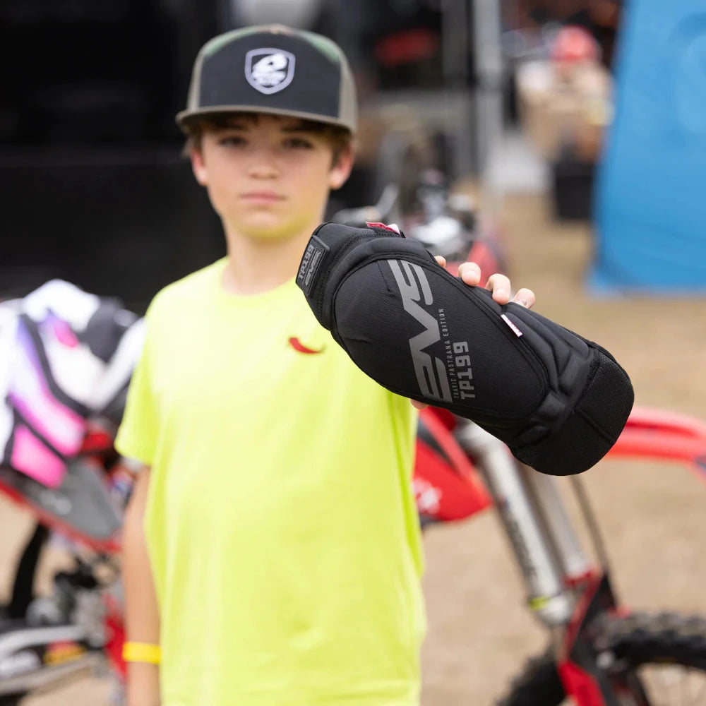 EVS Youth TP199 Blackout Knee Guards Lifestyle 2