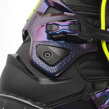 Gaerne SG22 Motocross Boots - CHAMELEON - Close Up Color Change Buckle